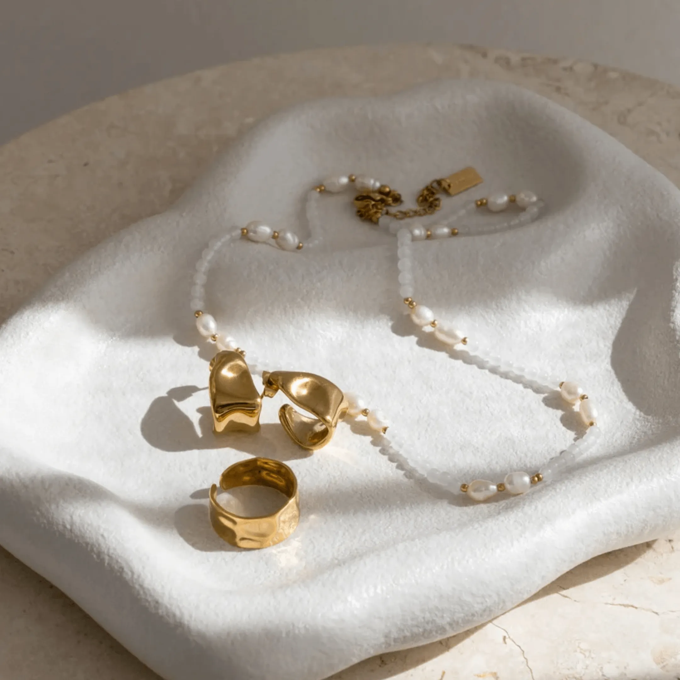 Indah Earrings - Gold