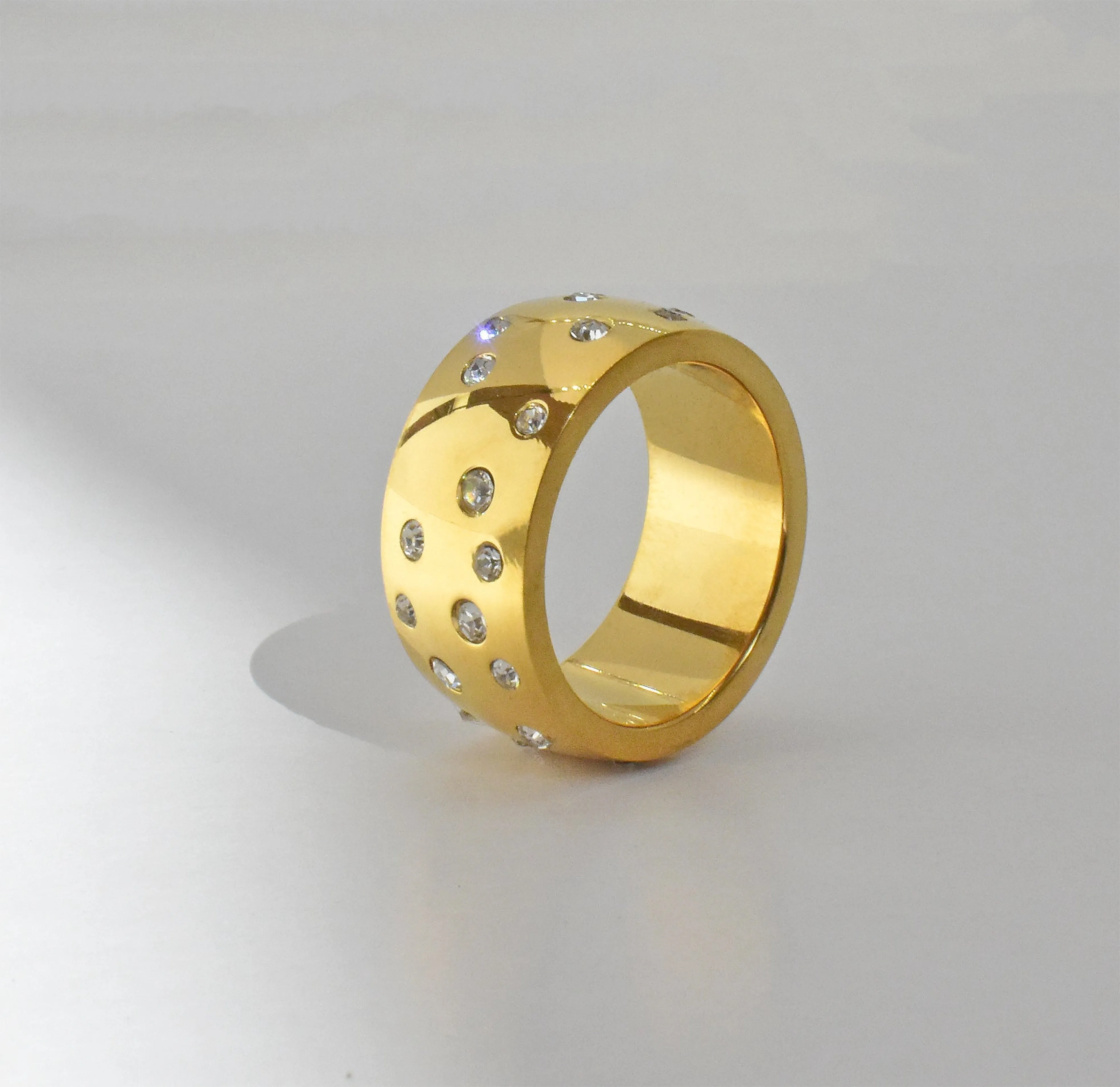 OPHELIA THICK GOLD PAVE RING