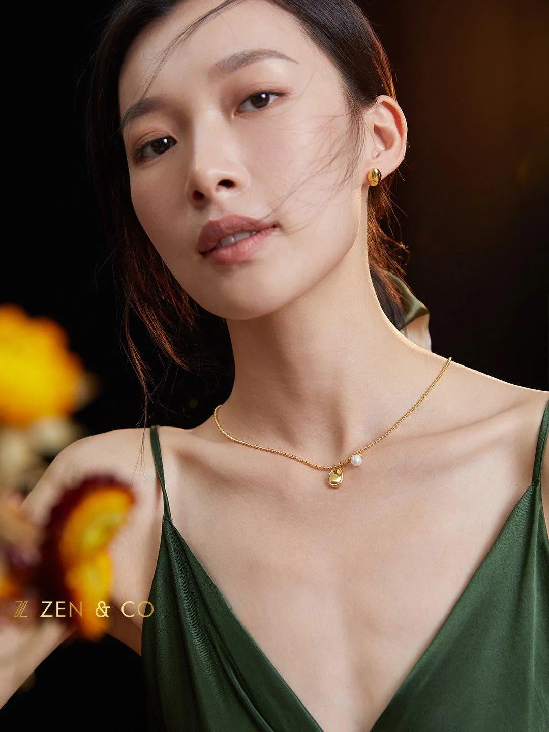 SAMMY Minimalist dainty pearl necklace