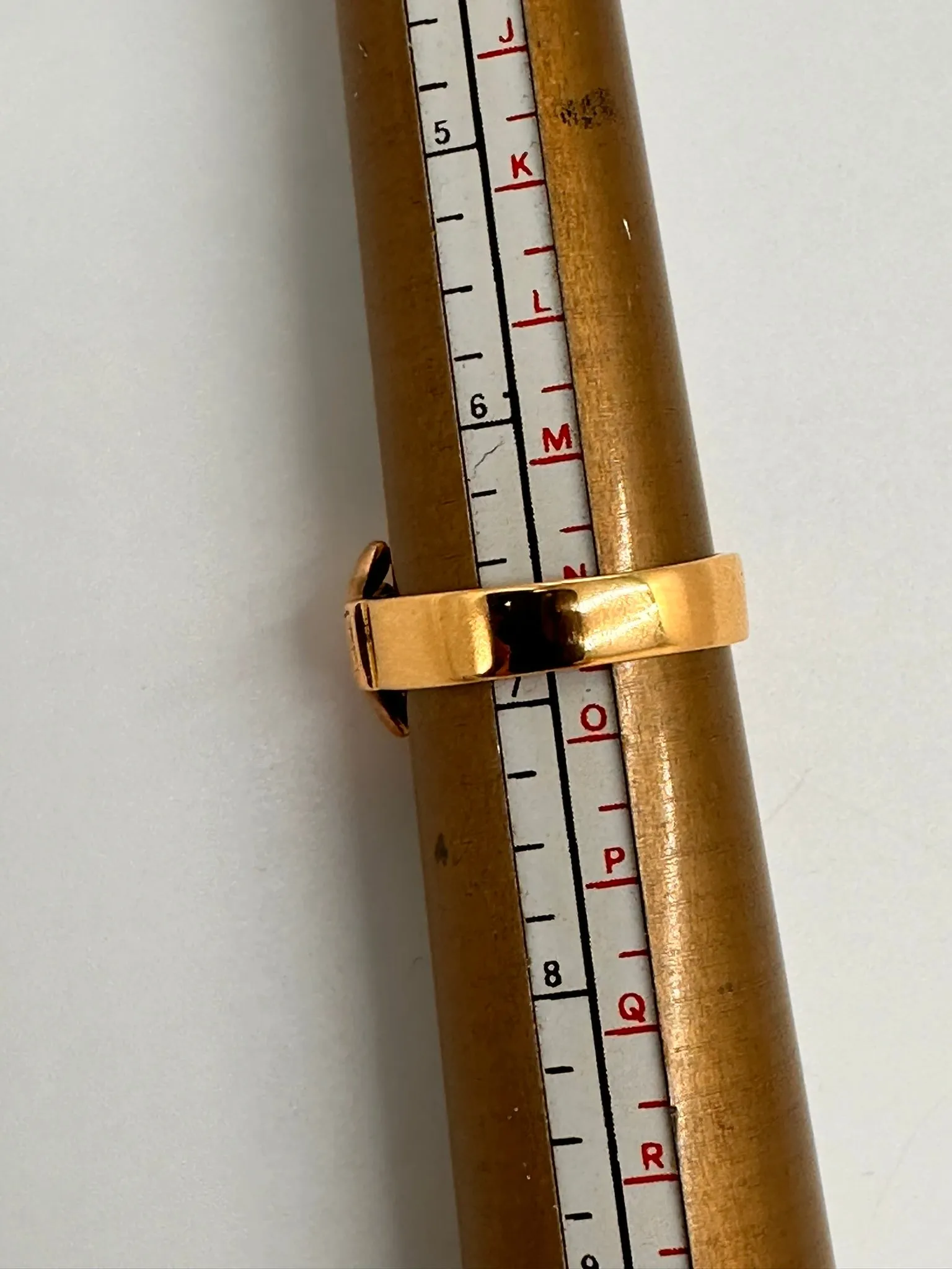 Unique 14ct Yellow Gold Ring with Hexagonal Glass Plate